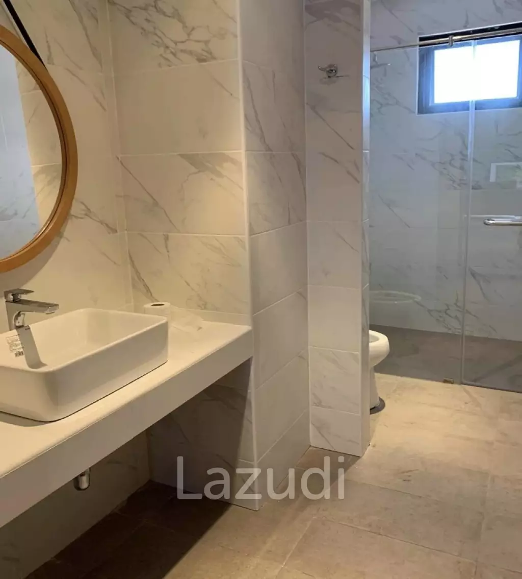 Good location near the town 5 Bed 2 storey pool villa.
