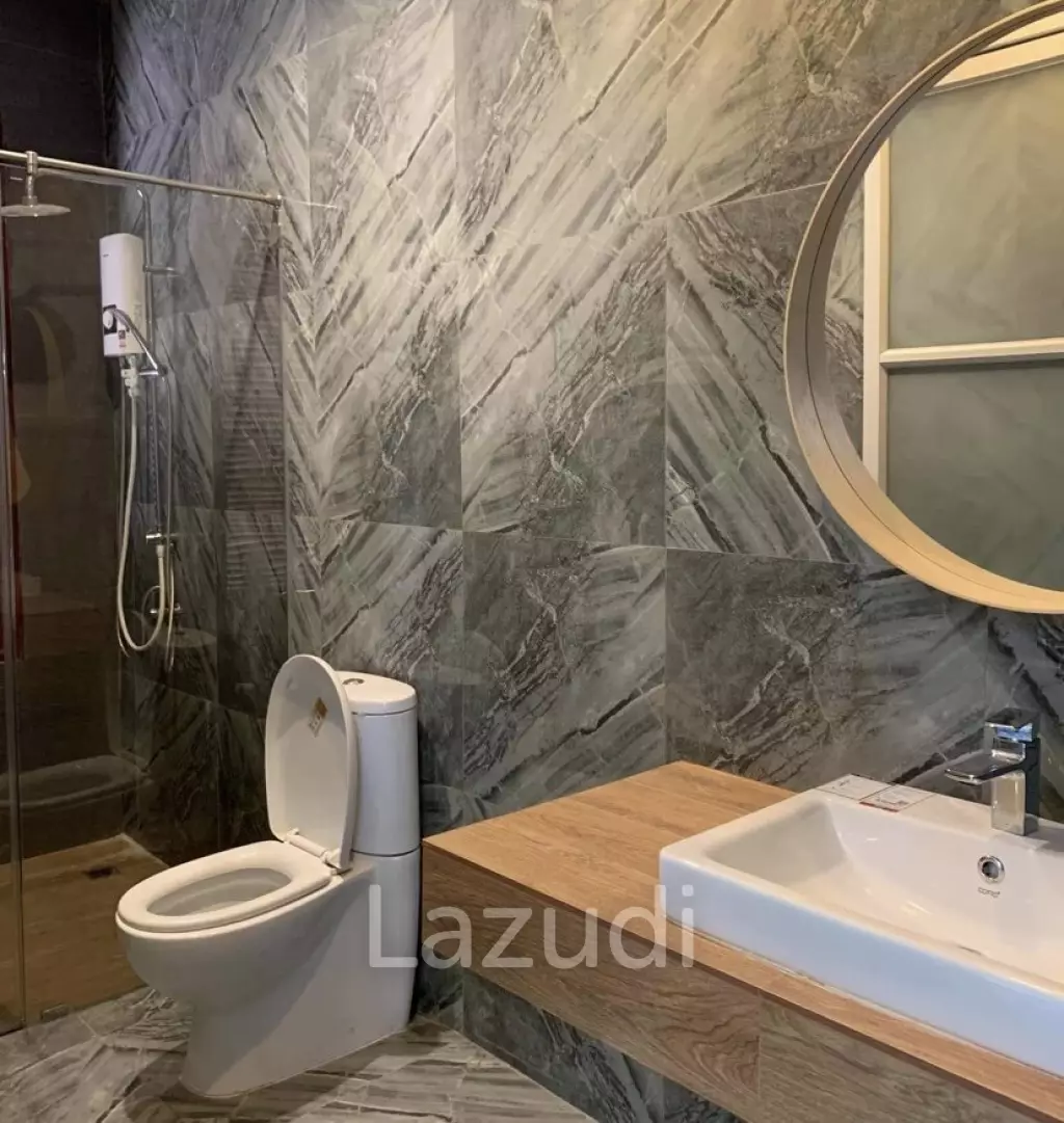 Good location near the town 5 Bed 2 storey pool villa.