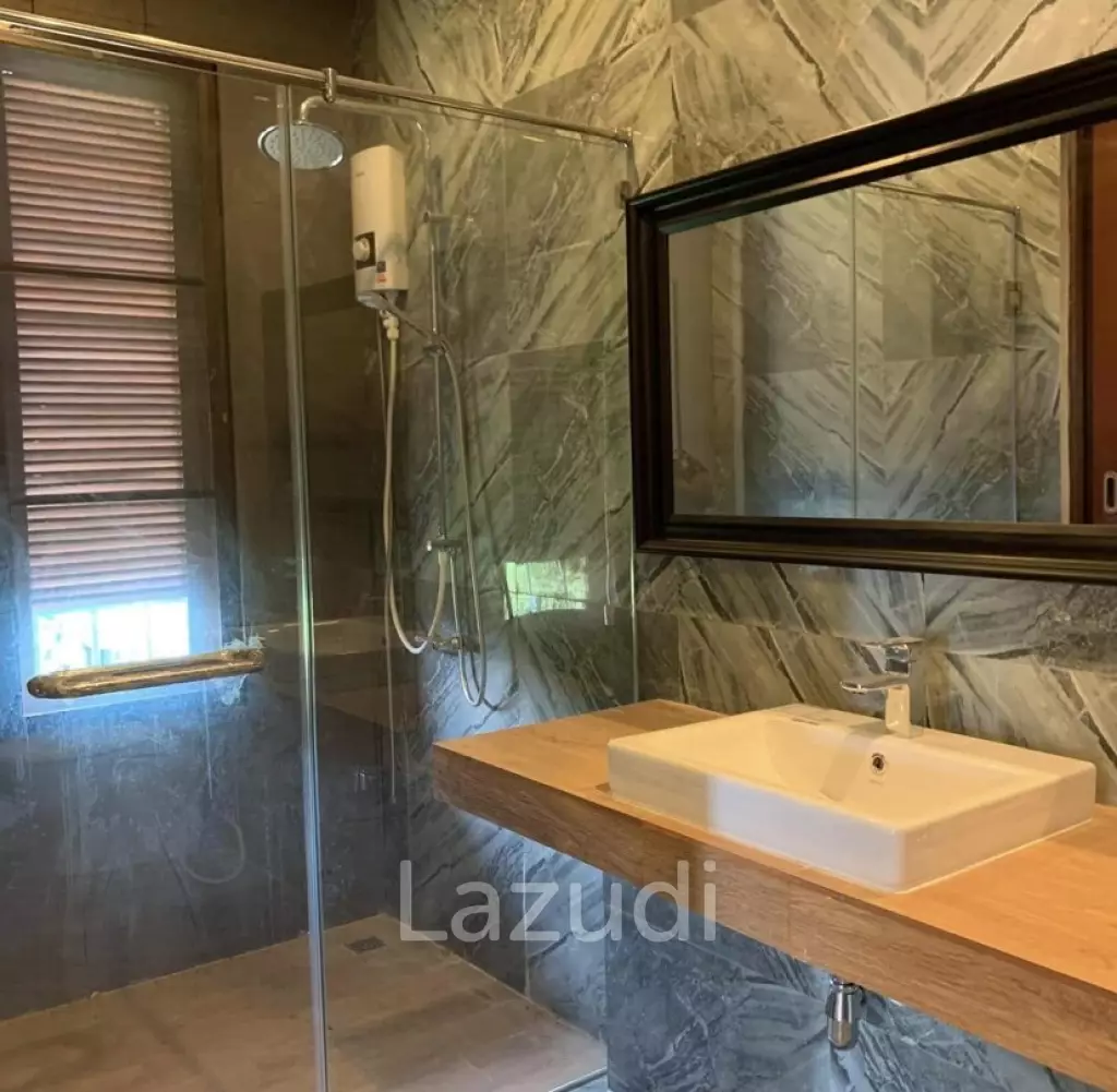 Good location near the town 5 Bed 2 storey pool villa.