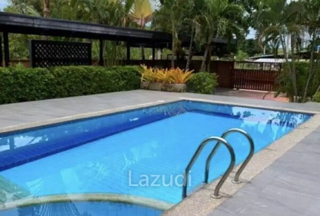 Good location near the town 5 Bed 2 storey pool villa.