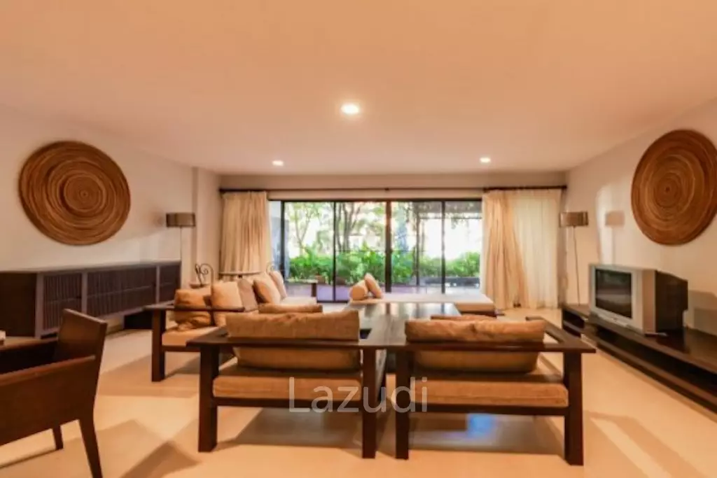 SANTI PURA : Ground floor 3 bed condo with garden jacuzzi and sundeck