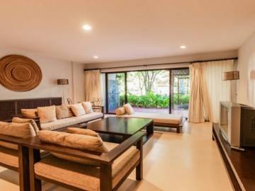 SANTI PURA : Ground floor 3 bed condo with garden jacuzzi and sundeck