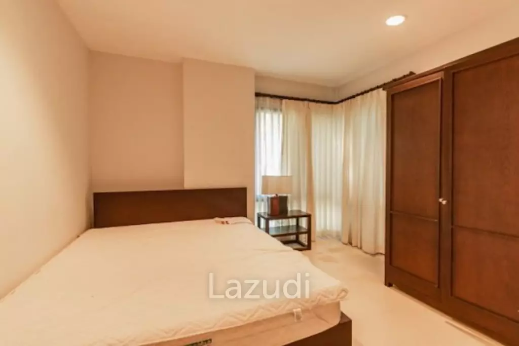 SANTI PURA : Ground floor 3 bed condo with garden jacuzzi and sundeck
