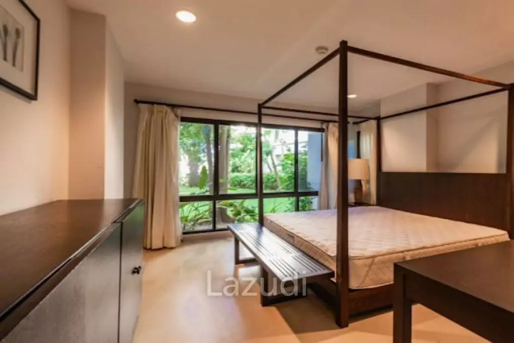 SANTI PURA : Ground floor 3 bed condo with garden jacuzzi and sundeck
