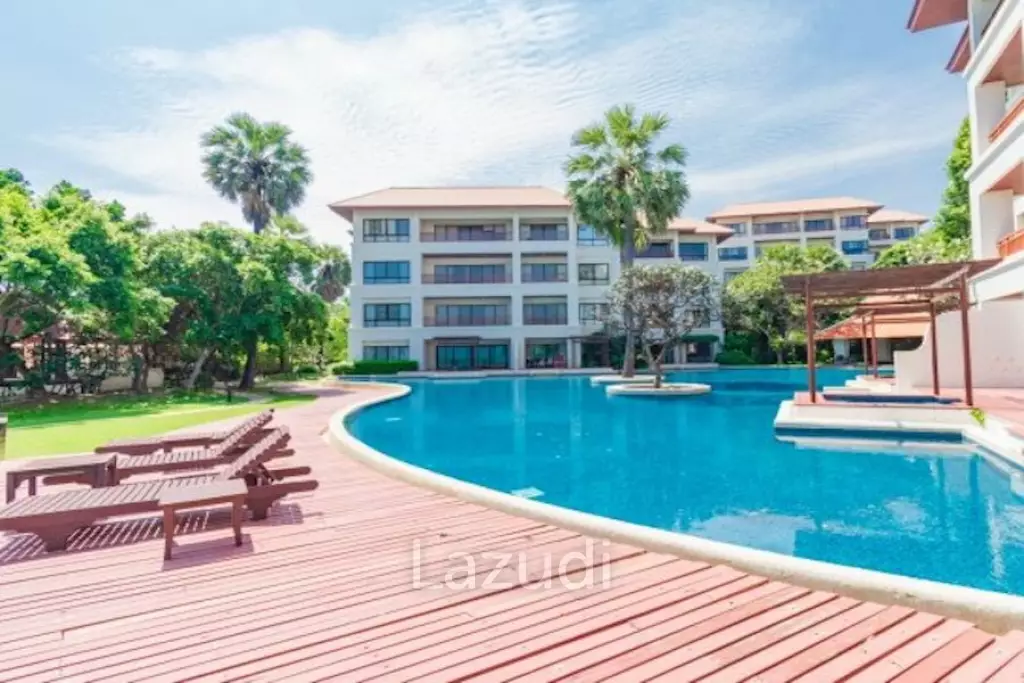 SANTI PURA : Ground floor 3 bed condo with garden jacuzzi and sundeck