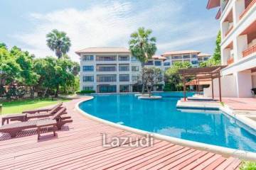 SANTI PURA : Ground floor 3 bed condo with garden jacuzzi and sundeck