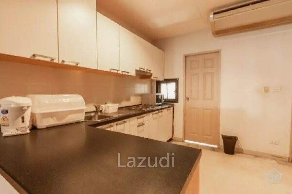 SANTI PURA : Ground floor 3 bed condo with garden jacuzzi and sundeck
