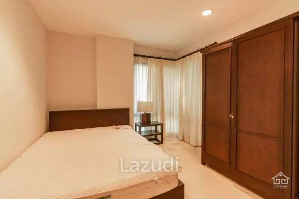 SANTI PURA : Ground floor 3 bed condo with garden jacuzzi and sundeck