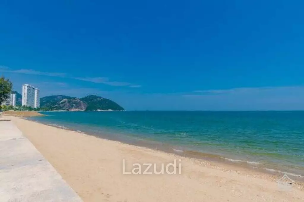 SANTI PURA : Ground floor 3 bed condo with garden jacuzzi and sundeck