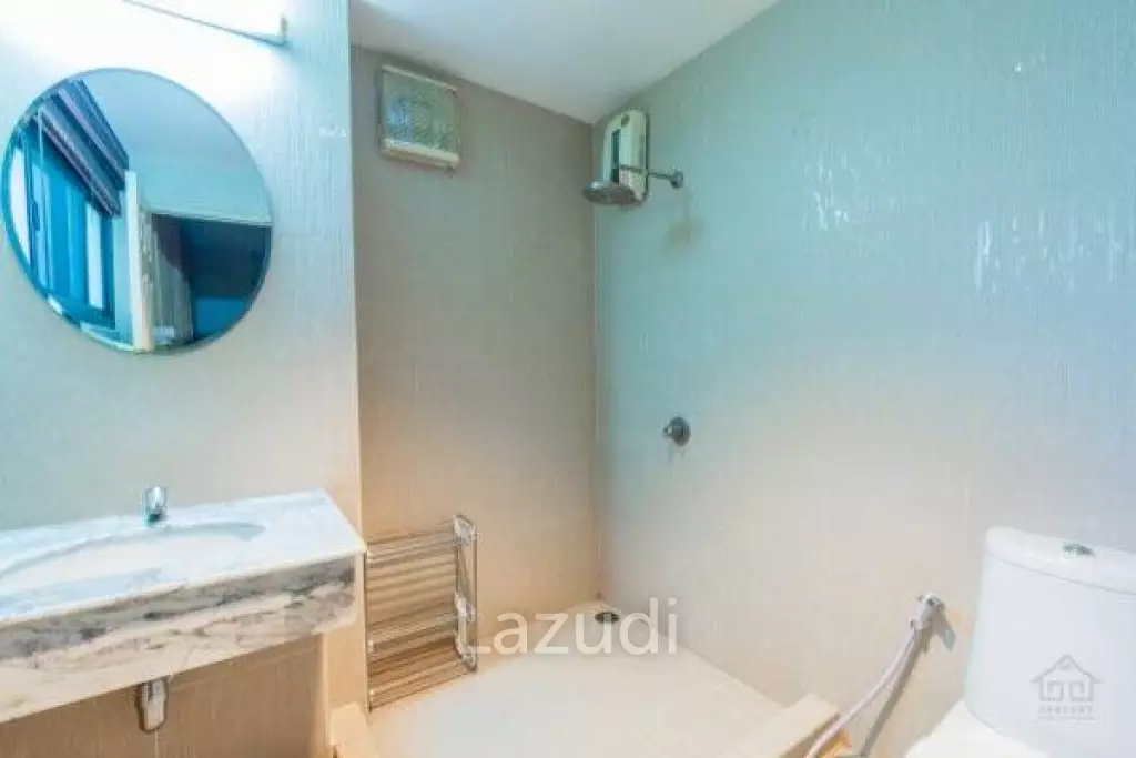 SANTI PURA : Ground floor 3 bed condo with private jacuzzi and sun deck