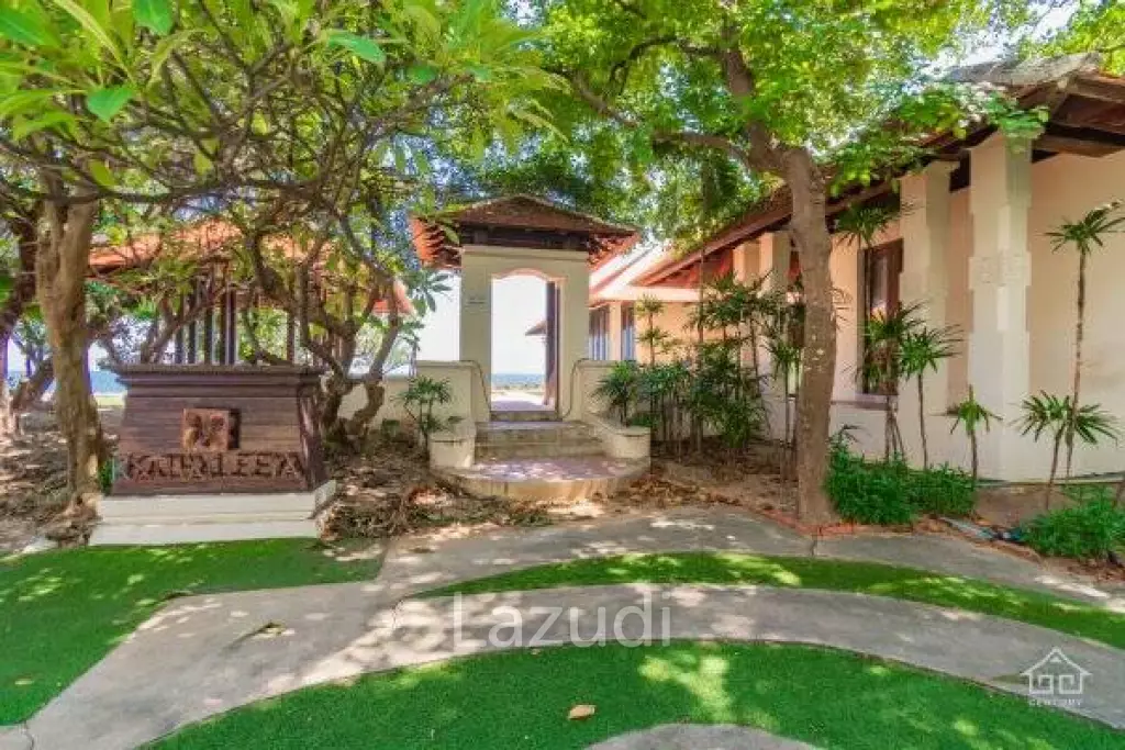 SANTI PURA : Absolute Beachfront 2 Bed Pool Villa