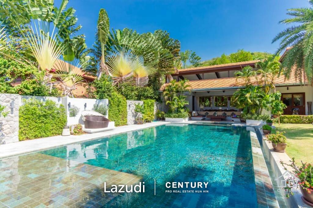 WHITE LOTUS 2 : Beautiful Design 5 Bed Balinese Residence close to Town and Beaches