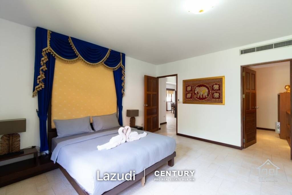 WHITE LOTUS 2 : Beautiful Design 5 Bed Balinese Residence close to Town and Beaches