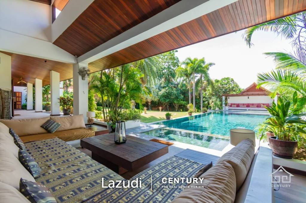 WHITE LOTUS 2 : Beautiful Design 5 Bed Balinese Residence close to Town and Beaches