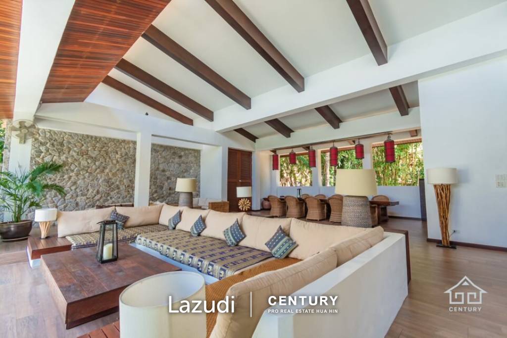 WHITE LOTUS 2 : Beautiful Design 5 Bed Balinese Residence close to Town and Beaches