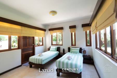 WHITE LOTUS 2 : Beautiful Design 5 Bed Balinese Residence close to Town and Beaches