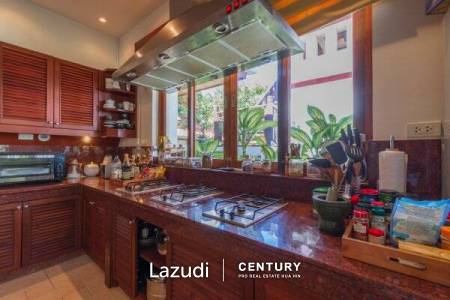 WHITE LOTUS 2 : Beautiful Design 5 Bed Balinese Residence close to Town and Beaches