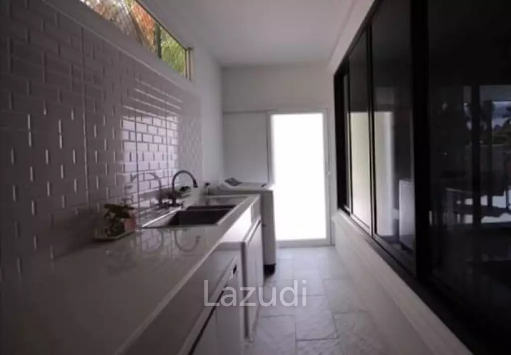 ORCHID VILLA : Full Modernized 3 Bed Pool Villa close to town and Beaches