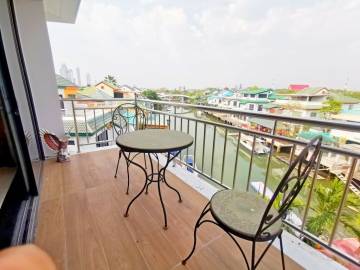 Very Unique Property In Jomtien Yacht Club 3