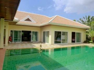 Great Villa For Sale In Mabprachan Lake