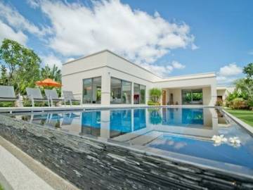 Trendy Pool Villa For Sale In The Vineyard 3