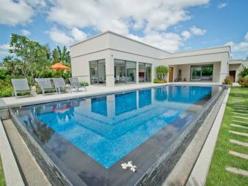 Trendy Pool Villa