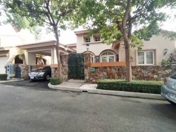 House for SALE at Silk Road Place