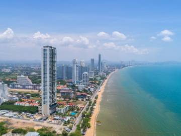 New beachfront condominium in Jomtien