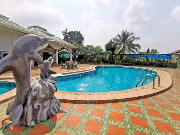 Luxury 7 Bedrooms House For Sale at Nongplalai , East Pattaya