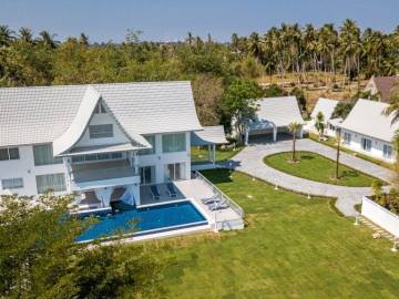 Newly renovated 9 Bedroom House for Sale in Pong