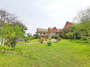 Amazing Family Home in Tranquil Estate