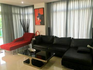 1 Bedroom Condo For Sale on Pratumnak