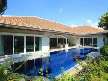 Fantastic villa located right in the heart of Jomtien for sale