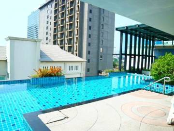 2 Bedroom Condo For Sale in Central Pattaya