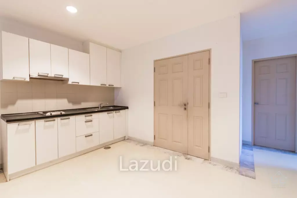 SANTI PURA : Great Value 1 Bed Ground Floor