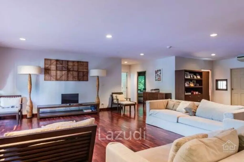 SANTI PURA : Great value 5 Bed sea view Condo on the beach