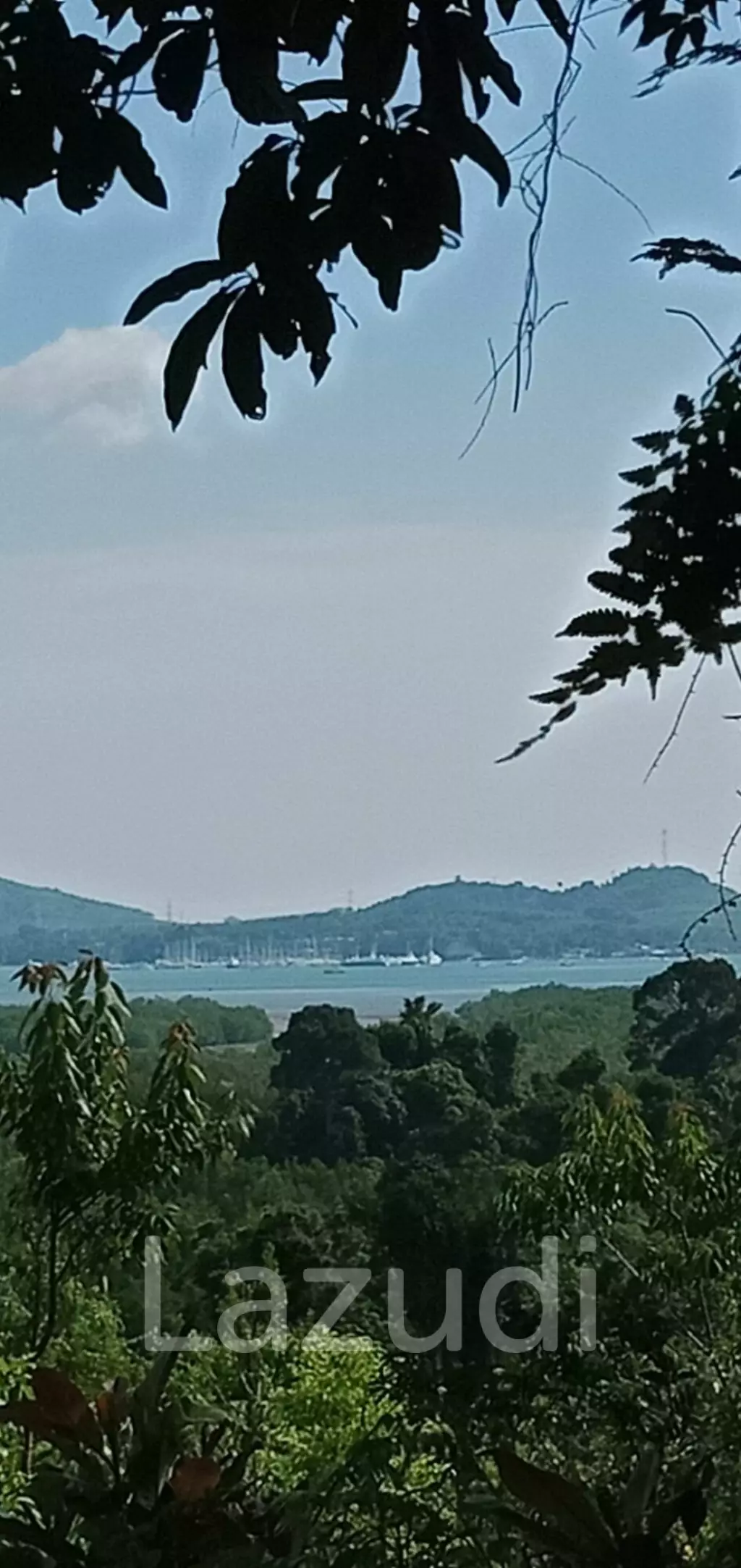 Land not attached to a mortgage 30 rai before reaching Koh Samet Nangshe