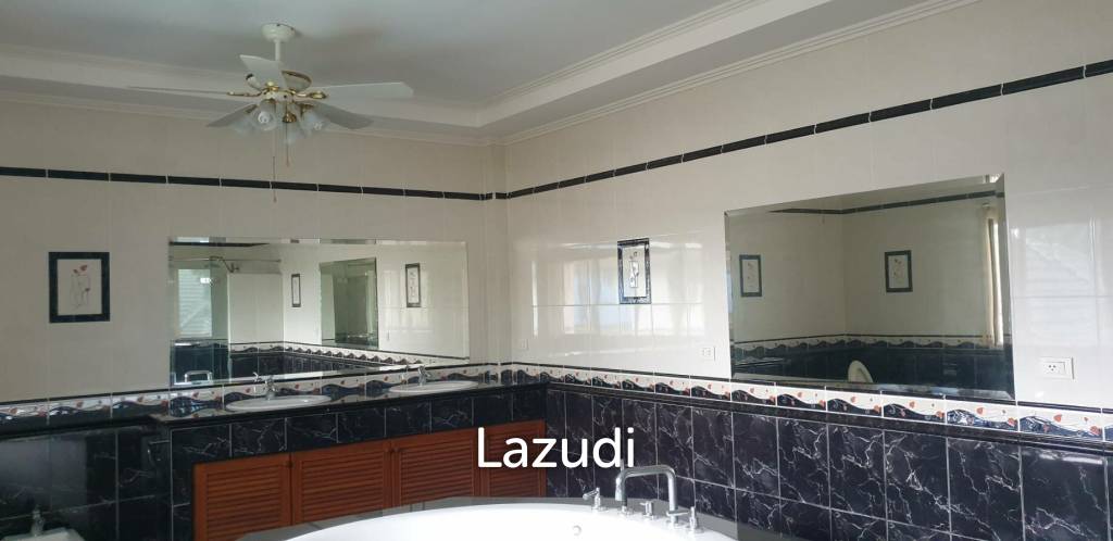Luxurious 7-Bedroom Villa in Bang Lamung Chonburi