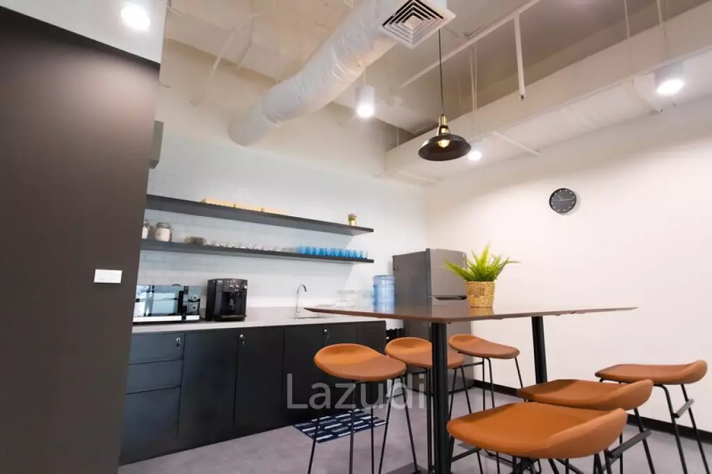 Office 7.90sq.m Pax of 3 people for rent