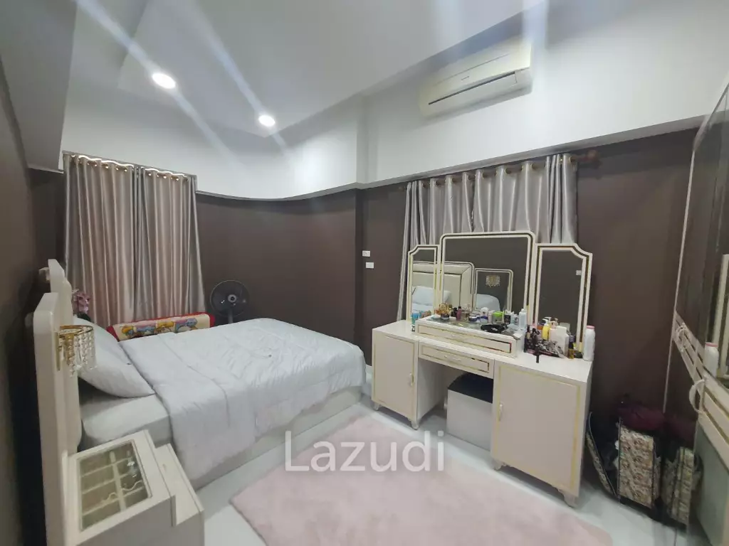 4 Brs Villa for sale and