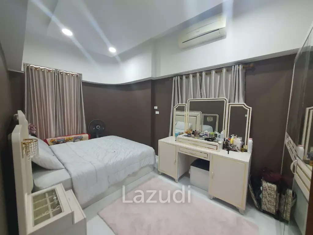 4 Brs Villa for sale and