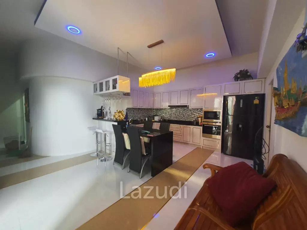 4 Brs Villa for sale and