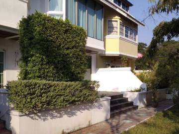 3 Bed 340 Sqm Promphak Place For Sale
