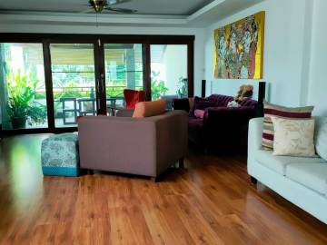 4 Bedroom Townhouse for sale and Rent in Phra Khanong Nuea, Bangkok