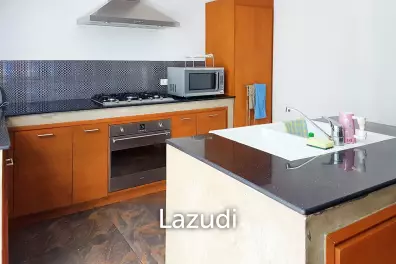 4 Bed 4 Bath 400 SQ.M Townhouse in Phra Khanong Nuea
