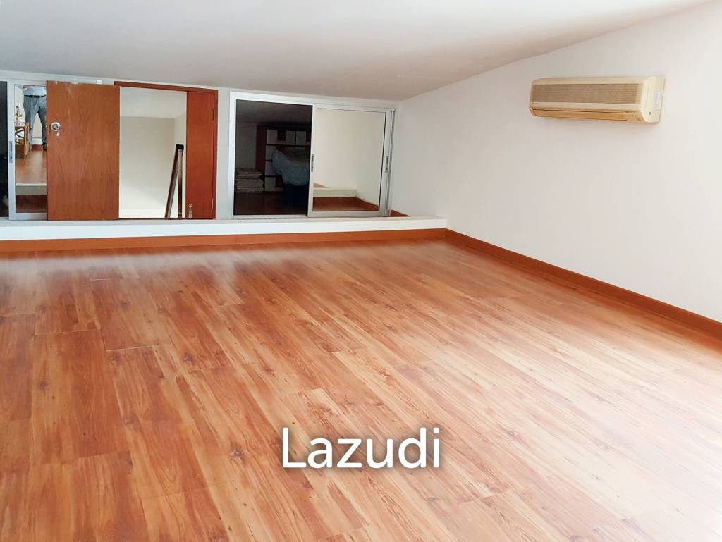 4 Bed 4 Bath 400 SQ.M Townhouse in Phra Khanong Nuea