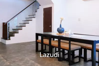 4 Bed 4 Bath 400 SQ.M Townhouse in Phra Khanong Nuea