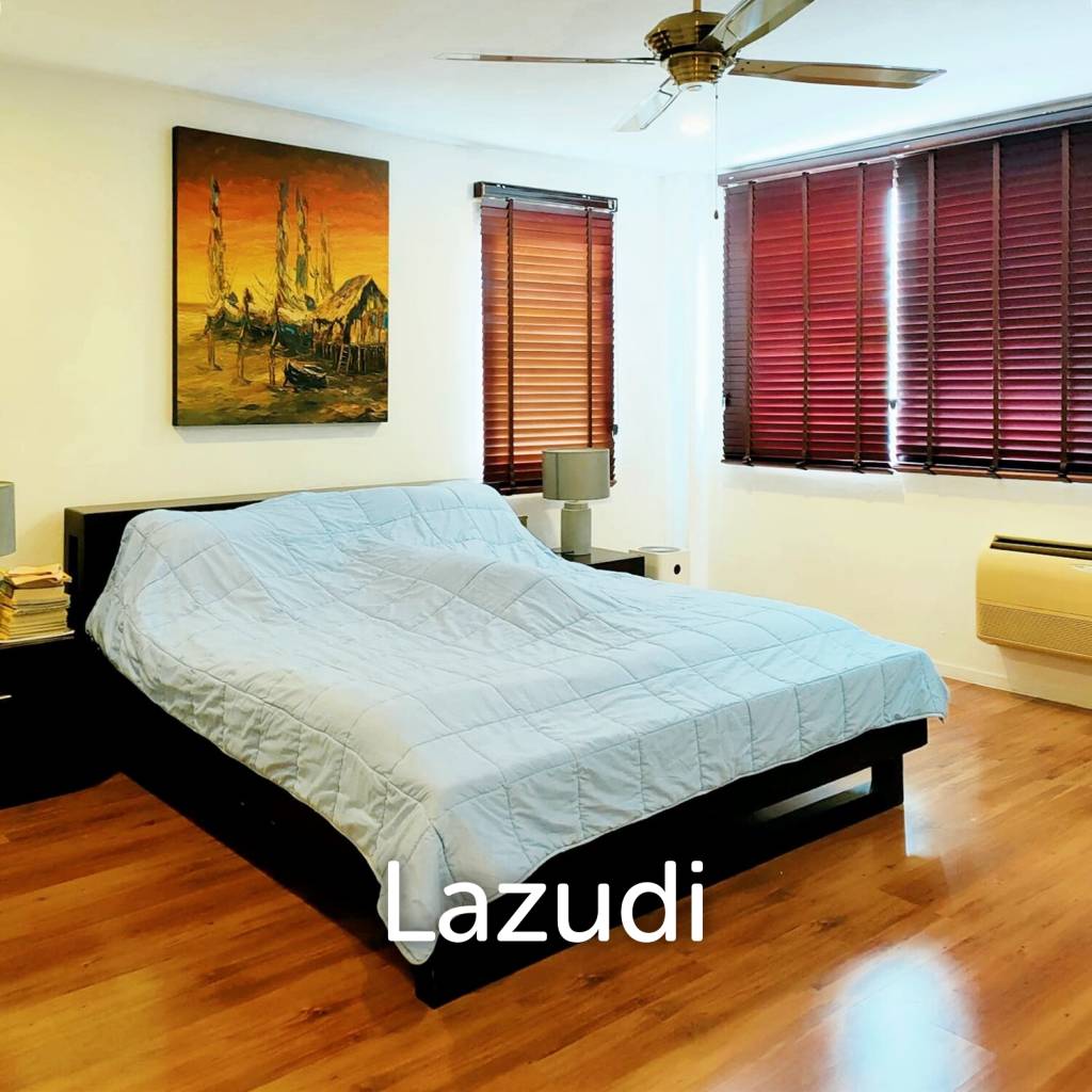 4 Bed 4 Bath 400 SQ.M Townhouse in Phra Khanong Nuea