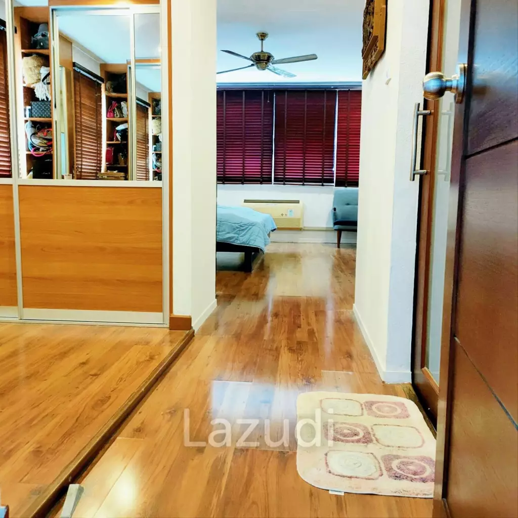 4 Bed 4 Bath 400 SQ.M Townhouse in Phra Khanong Nuea