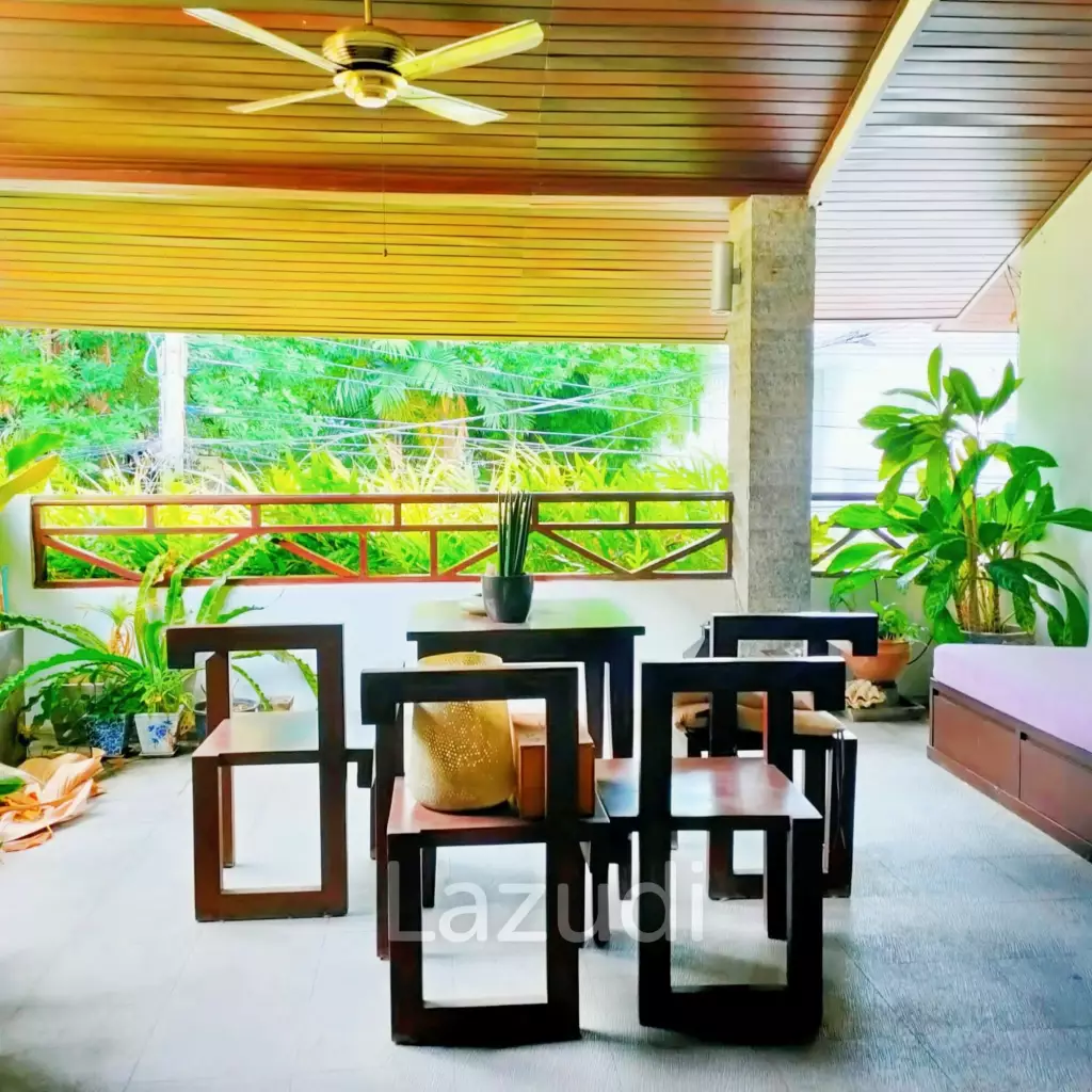 4 Bed 4 Bath 400 SQ.M Townhouse in Phra Khanong Nuea